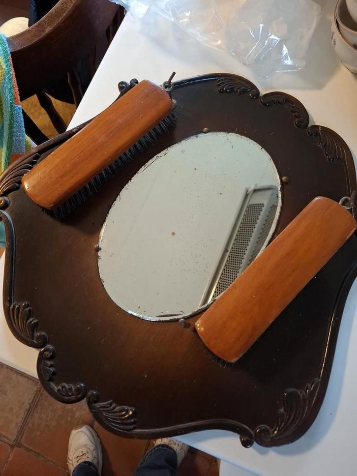 Vintage Spiegel met Borstels, Antiek en Kunst, Antiek | Spiegels, 50 tot 100 cm, Minder dan 100 cm, Ovaal, Ophalen