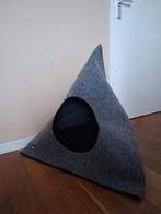 Huisje / mand voor grote katten (niet gebruikt / zgan), Ophalen of Verzenden, Zo goed als nieuw