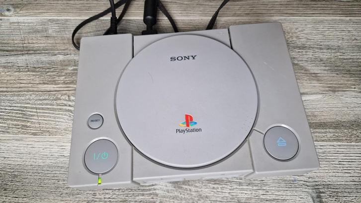 Sony Playstation 1 inclusief 1 controller (Defecte lezer), Spelcomputers en Games, Spelcomputers | Sony PlayStation 1, Niet werkend