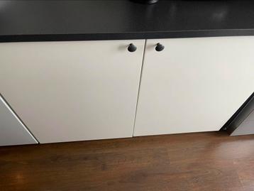 2x IKEA VEDDINGE deuren in zeer goede staat