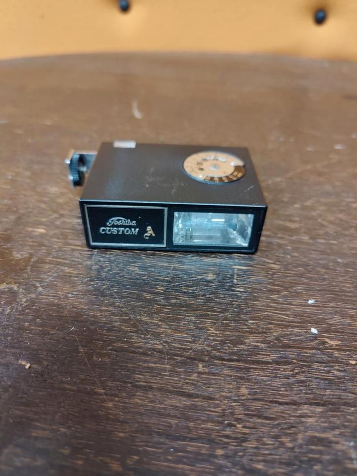 Vintage Toshiba Custom TS-70 Flitser met Origineel Hoesje, Audio, Tv en Foto, Vintage Televisies, Zo goed als nieuw, 100 cm of meer