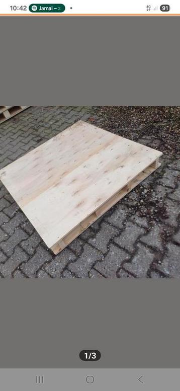 Dichte Pallets 110x110cm - Zo Goed Als Nieuw beschikbaar voor biedingen