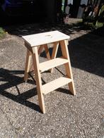 Nieuw blank houten trapje te koop, Ophalen of Verzenden, Nieuw, Minder dan 2 meter