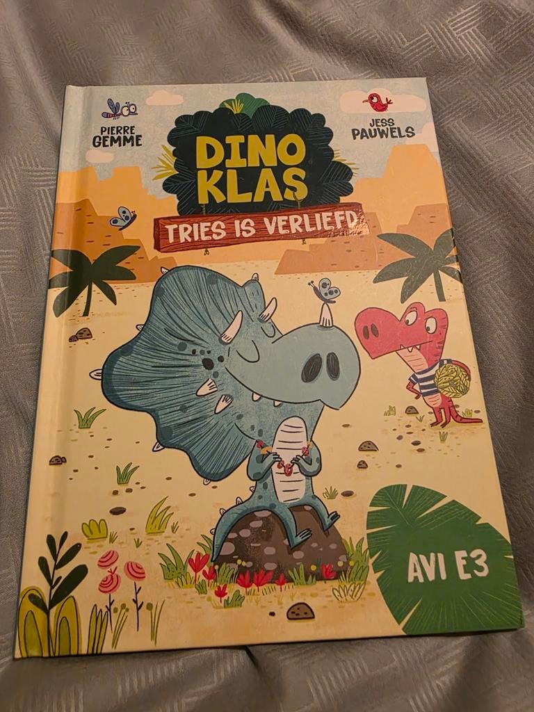 Dino Klas - Tries is verliefd - AVI E3, Boeken, Kinderboeken | Kleuters, 5 of 6 jaar, Fictie algemeen, Jongen of Meisje, Ophalen of Verzenden
