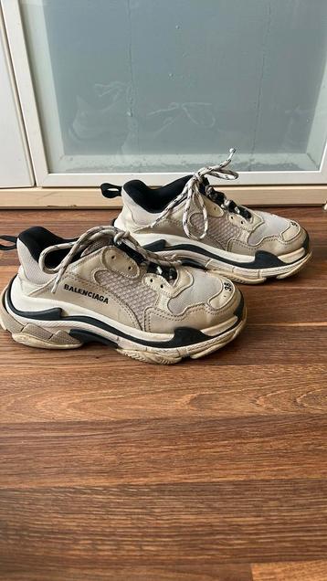 Balenciaga triple s  beschikbaar voor biedingen