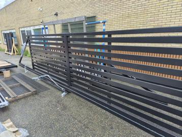 Lamellen schuifpoort 1340x5000 incl. Schuifmotor  beschikbaar voor biedingen