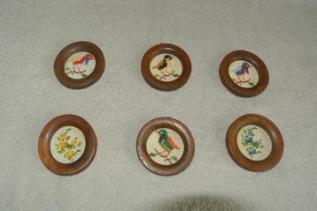 6 borduurwerkjes in gordijnringen vogels en bloemen beschikbaar voor biedingen