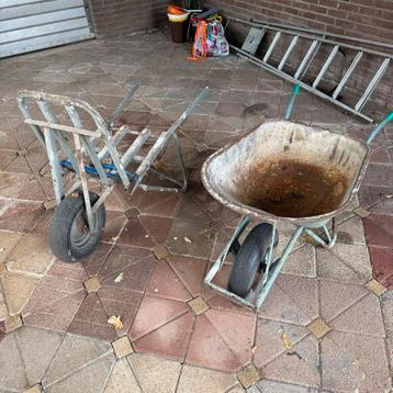 Steenkruiwagen met stenenklem en bakwagen beschikbaar voor biedingen