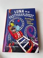 Luna en de Pretparkplaneet - Philip Reeve, Boeken, Ophalen of Verzenden, Gelezen, Fictie algemeen