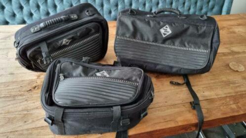 3 delige Moto Detail tassenset; zeer veel opbergruimte;, Motoren, Accessoires | Koffers en Tassen, Gebruikt, Verzenden