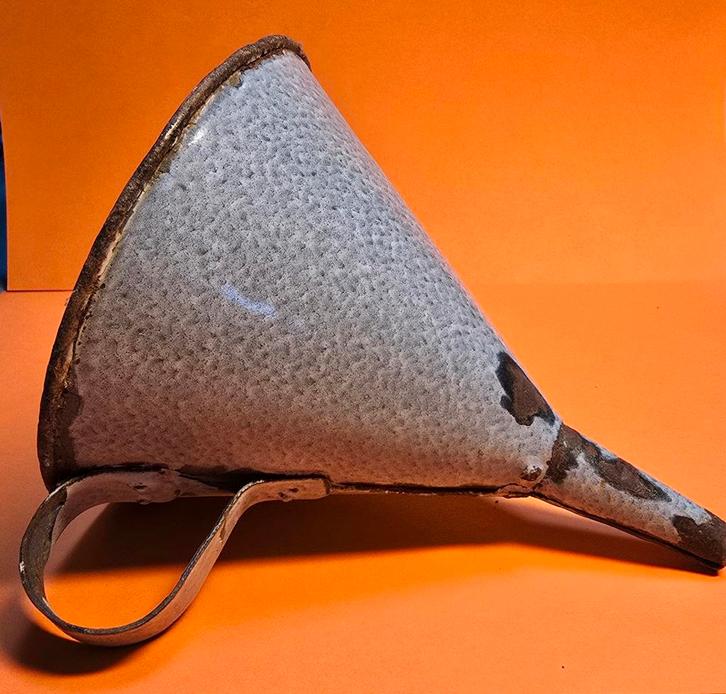 Oude Emaille Trechter - Brocante Keukenaccessoire, Antiek en Kunst, Antiek | Emaille, Ophalen of Verzenden