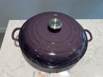 Le Creuset Campagnard Cassis 30 cm in goede staat, Huis en Inrichting, Keuken | Potten en Pannen, Gebruikt, Gietijzer, Ophalen of Verzenden