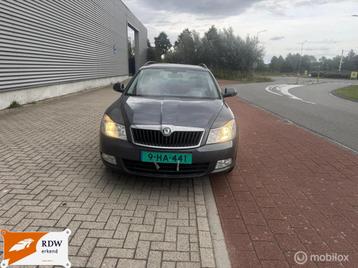 Skoda Octavia Combi 1.6 TDI Elegance beschikbaar voor biedingen