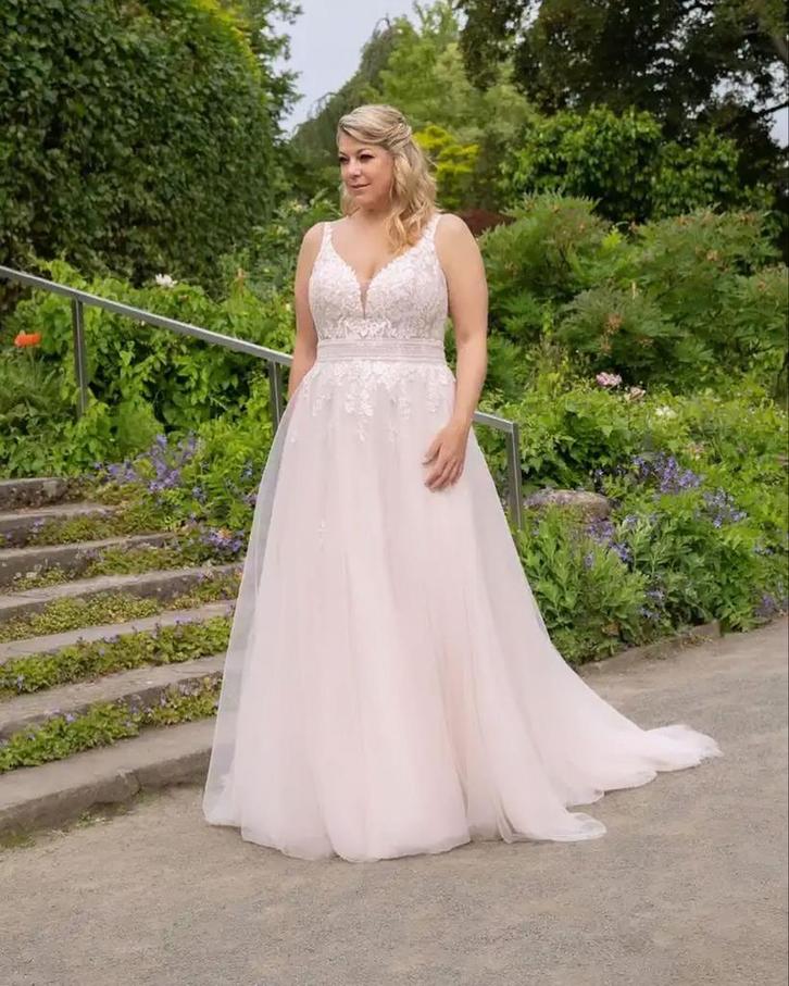 Trouwjurk blush maat 44 46 48, Kleding | Dames, Trouwkleding en Trouwaccessoires, Zo goed als nieuw, Trouwjurk, Wit, Ophalen of Verzenden