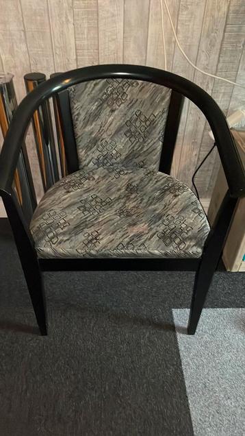 Eetkamer stoelen/4 stuks/zwart frame/stof beschikbaar voor biedingen