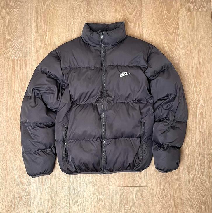 Nike Puffer Winterjas Grijs, Kleding | Heren, Jassen | Winter, Zo goed als nieuw, Maat 46 (S) of kleiner, Grijs, Ophalen of Verzenden