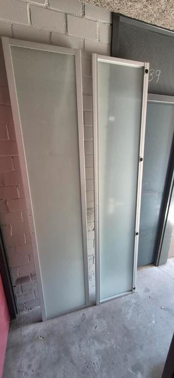Grotte opruiming  2 ikea aluminium deuren met melk glas beschikbaar voor biedingen