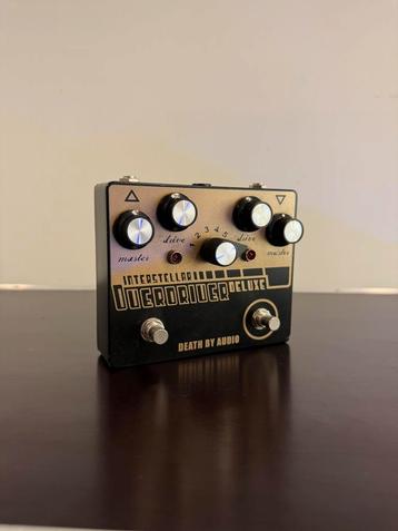 Death By Audio Interstellar Overdriver Deluxe beschikbaar voor biedingen