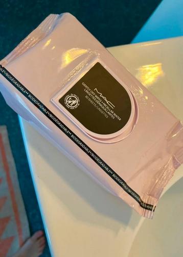 MAC Gentle Off Wipes + Micellar Water / 80 sheets! beschikbaar voor biedingen