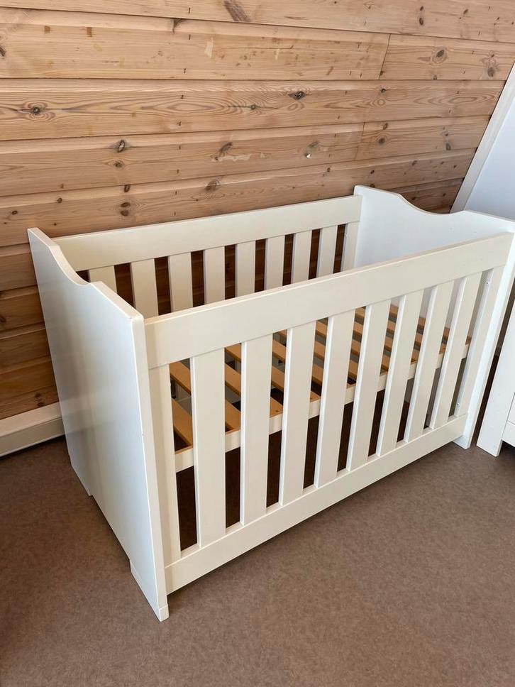 Ledikant creme/wit 60x120, Kinderen en Baby's, Babywiegjes en Ledikanten, Zo goed als nieuw, Ledikant, Ophalen