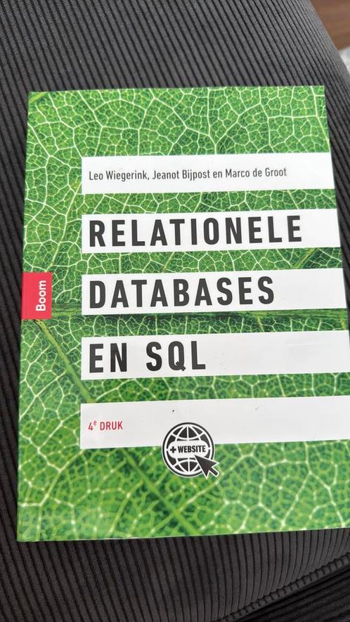 Leo Wiegerink - Relationele databases en SQL, Boeken, Schoolboeken, Zo goed als nieuw, Nederlands, Overige niveaus, Ophalen of Verzenden