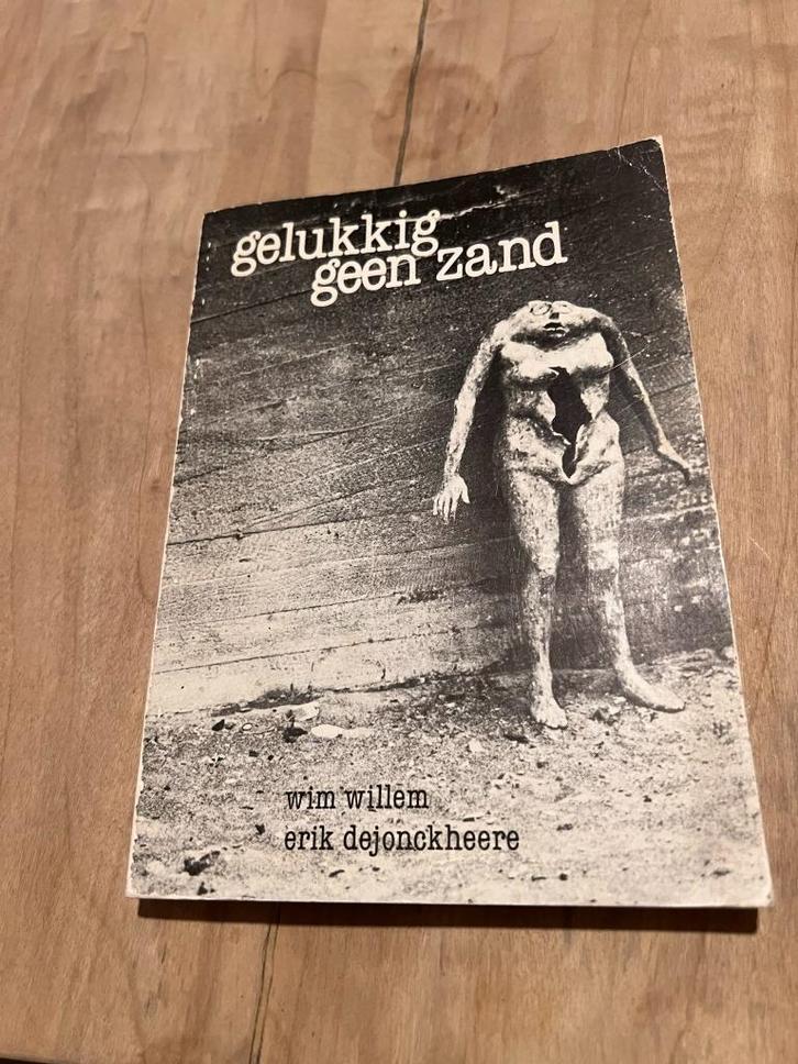 Gelukkig geen zand - Wim Willem / Erik Dejonckheere, Boeken, Gedichten en Poëzie, Gelezen, Meerdere auteurs, Ophalen of Verzenden