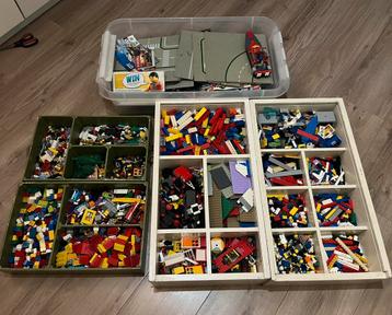 Grote hoeveelheid LEGO (Friends, Creator, City en vintage) beschikbaar voor biedingen