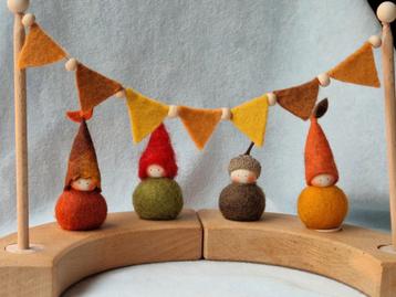 Vlaggenlijn Seizoenstafel Vrije School jaarring vilt steker beschikbaar voor biedingen