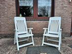 Twee inklapbare en verstelbare witte kunststof tuinstoelen, Ophalen, Gebruikt, Kunststof