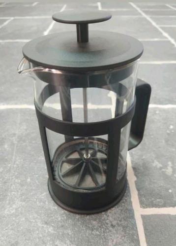 Koffiezetapparaat en theemaker (10B x 22H), NIEUW! beschikbaar voor biedingen