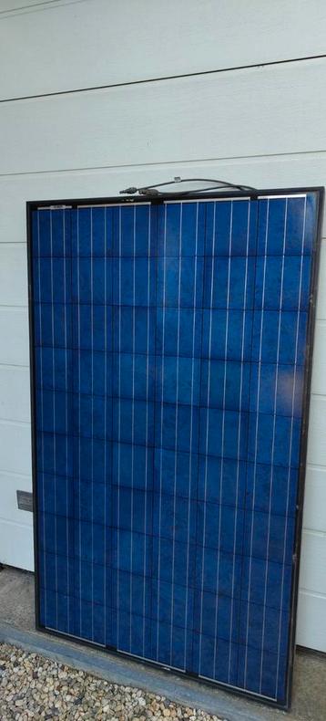 Zonnepanelen 235 watt 37 volt / per stuk € 27,50 beschikbaar voor biedingen