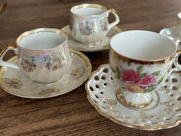 Antieke Parelmoeren Kop en Schotels (5 stuks) beschikbaar voor biedingen