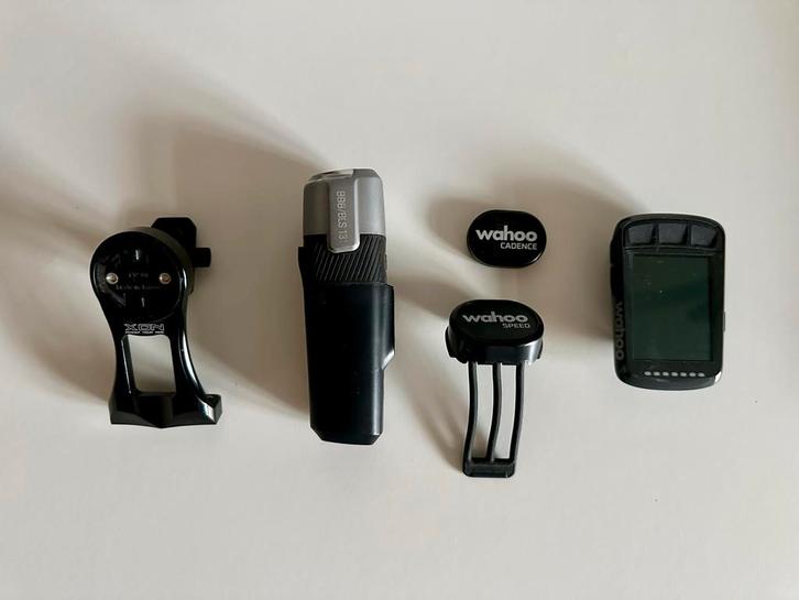 Wahoo Elemnt Bolt Fietscomputer & Sensoren  & Verlichting, Fietsen en Brommers, Fietsaccessoires | Fietscomputers, Zo goed als nieuw