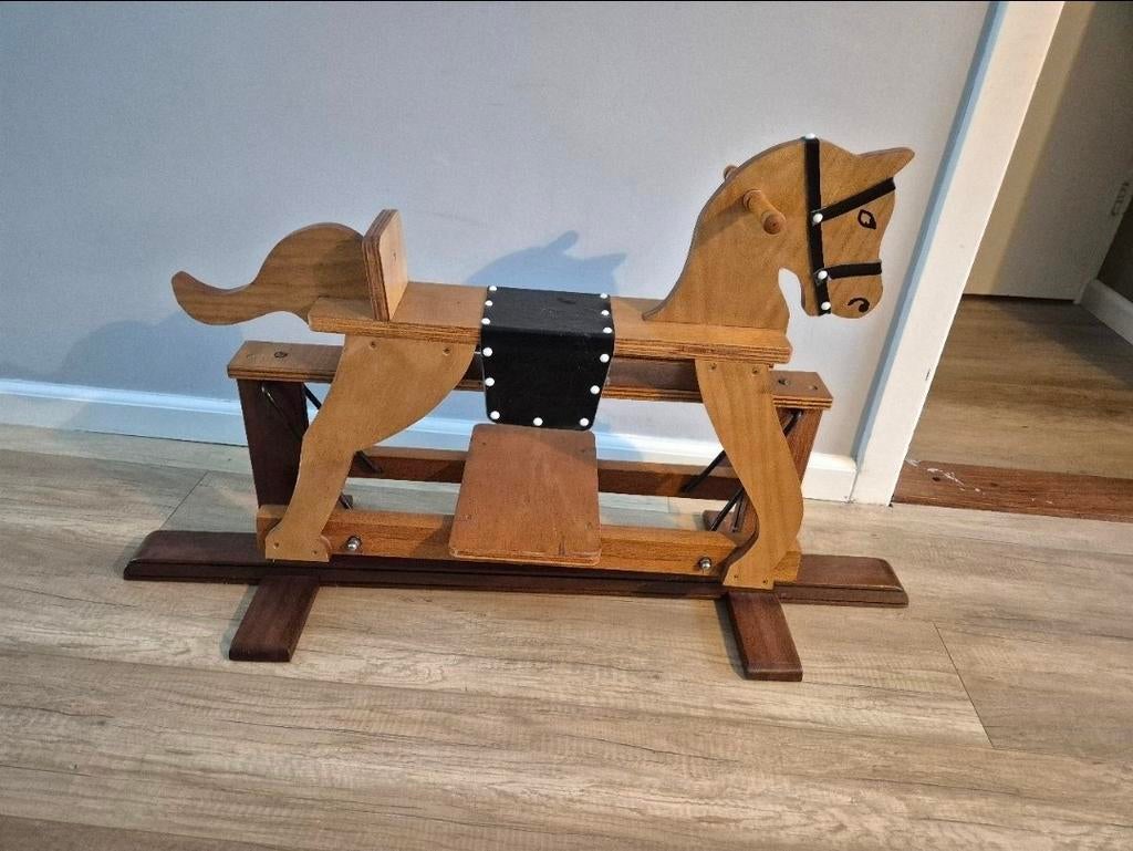 Houten Hobbelpaard Lucky van Nic hier online bestellen