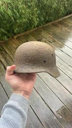 Duitse Helm WOII - Bodemvondst, Ophalen of Verzenden, Overige soorten, Duitsland, Helm of Baret