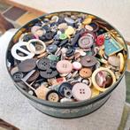 Blik vol Knopen - Vintage Collectie, Hobby en Vrije tijd, Ophalen of Verzenden, Gebruikt, Knoop of Knopen