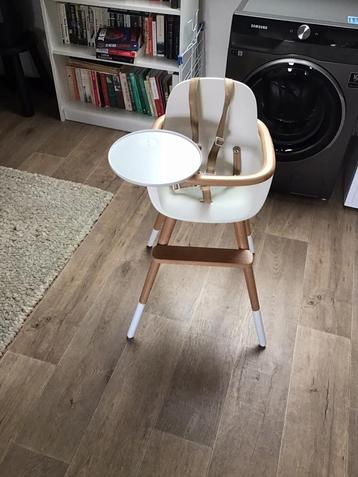 Micuna OVO wit kinderstoel beschikbaar voor biedingen