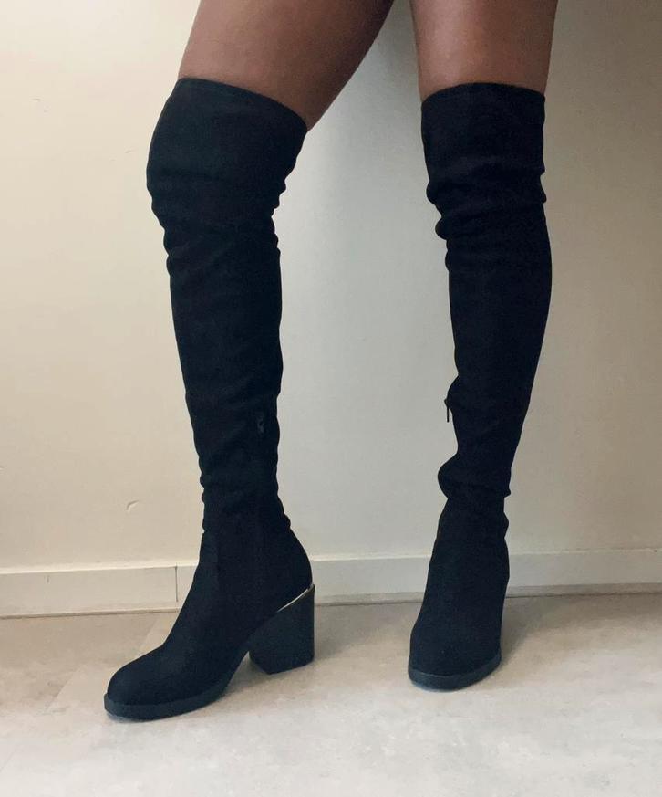 Even&Odd | Zwarte suède knielaarzen met gouden hielaccent, Kleding | Dames, Schoenen, Zo goed als nieuw, Zwart, Ophalen of Verzenden