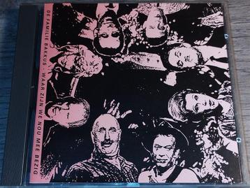 De Familie Bakkus ‎- Waar Zijn We Nou Mee Bezig [Gesigneerd] beschikbaar voor biedingen