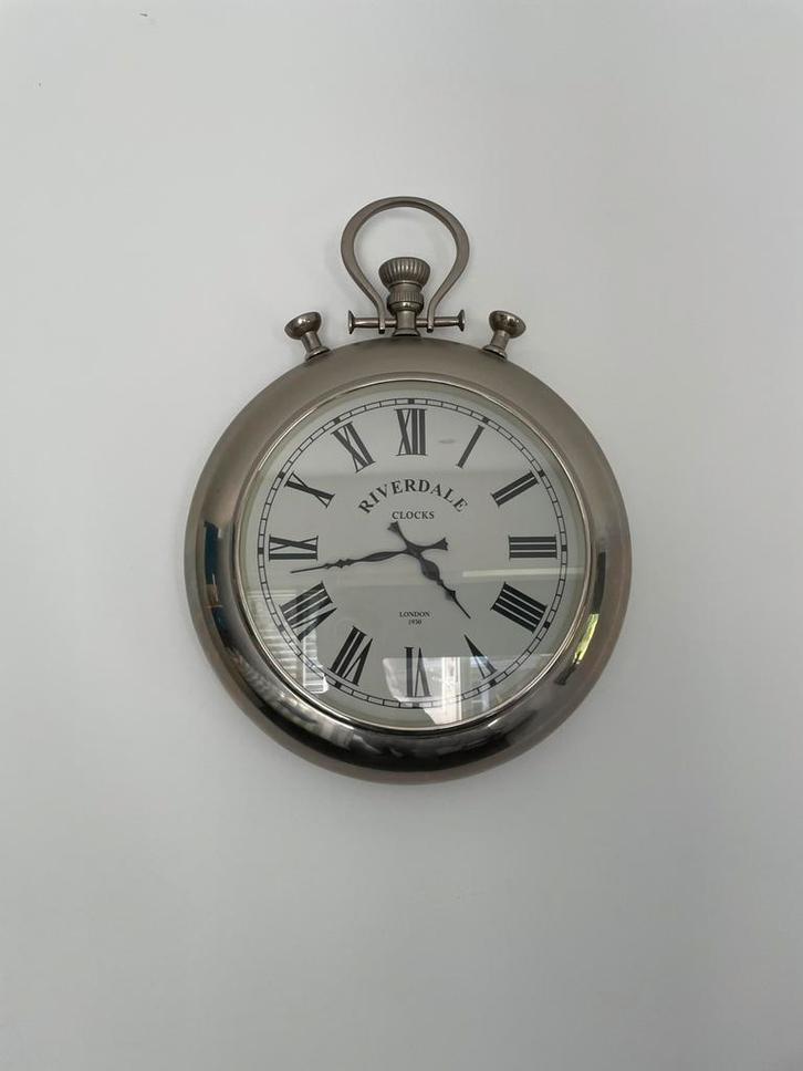 Riverdale wandklok, Huis en Inrichting, Woonaccessoires | Klokken, Ophalen