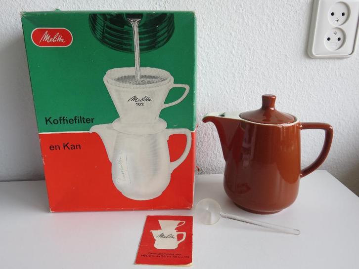 Vintage Melitta koffiekan aardewerk bruin met doos, Huis en Inrichting, Keuken | Servies, Gebruikt, Overige typen, Effen, Aardewerk