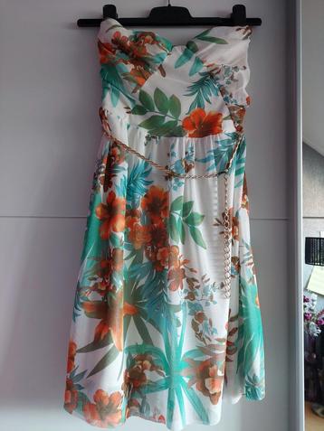 Heel mooi en fleurig strapless jurkje! Maat XS/34. beschikbaar voor biedingen
