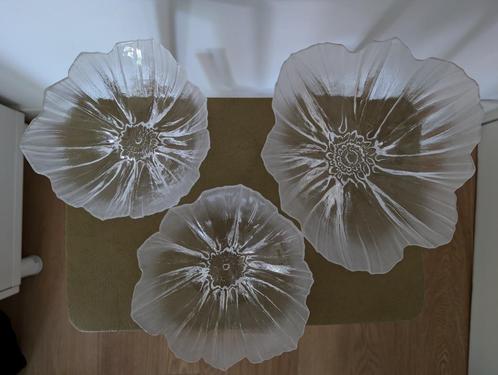 Set van drie schaaltjes (Mats Jonasson - Anemoon), Antiek en Kunst, Kunst | Designobjecten, Ophalen of Verzenden