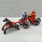 Antieke gietijzeren brandweerwagen met paarden, Antiek en Kunst, Antiek | Speelgoed, Ophalen of Verzenden