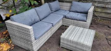 Wicker loungeset – hoekbank met tafel beschikbaar voor biedingen