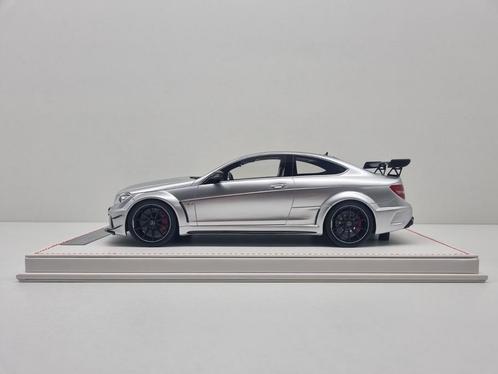 NA
Mercedes Benz C63 AMG Black Series
1/80
1:18 Nieuw, Hobby en Vrije tijd, Modelauto's | 1:18, Nieuw, Auto, Ophalen of Verzenden