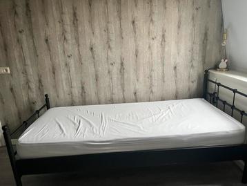 Een persoons bed 90x200 matras IKEA Hyllestad - afbeelding 3