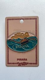 Efteling pin Pirana met bewegend bootje op kaartje EPP 471, Verzamelen, Ophalen of Verzenden, Nieuw, Button of Speldje