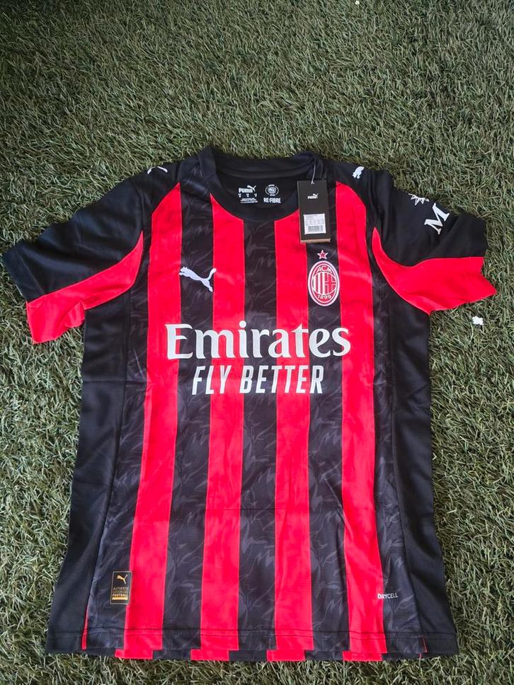 AC Milan Thuisshirt 2025/2026- Nieuw! M, Kleding | Heren, T-shirts, Nieuw, Maat 48/50 (M), Rood, Ophalen of Verzenden