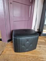 Vintage zwarte skai poef - puntgaaf, Huis en Inrichting, Kunststof, Gebruikt, Ophalen of Verzenden, Rechthoekig